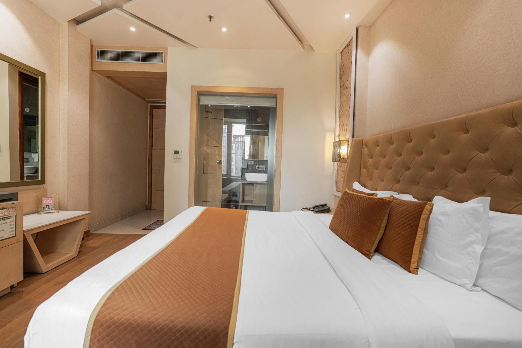 Csjs Inn Hotel Amritsar Zewnętrze zdjęcie
