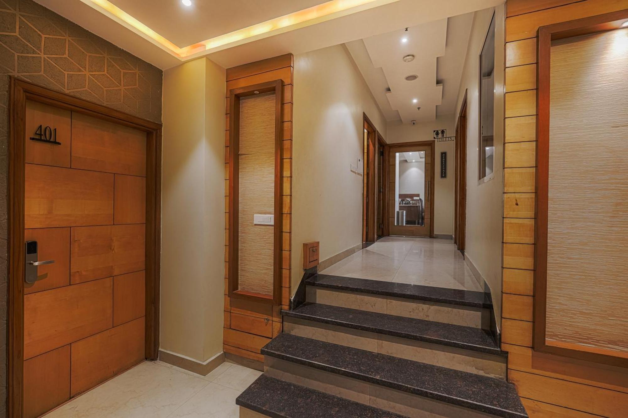 Csjs Inn Hotel Amritsar Zewnętrze zdjęcie