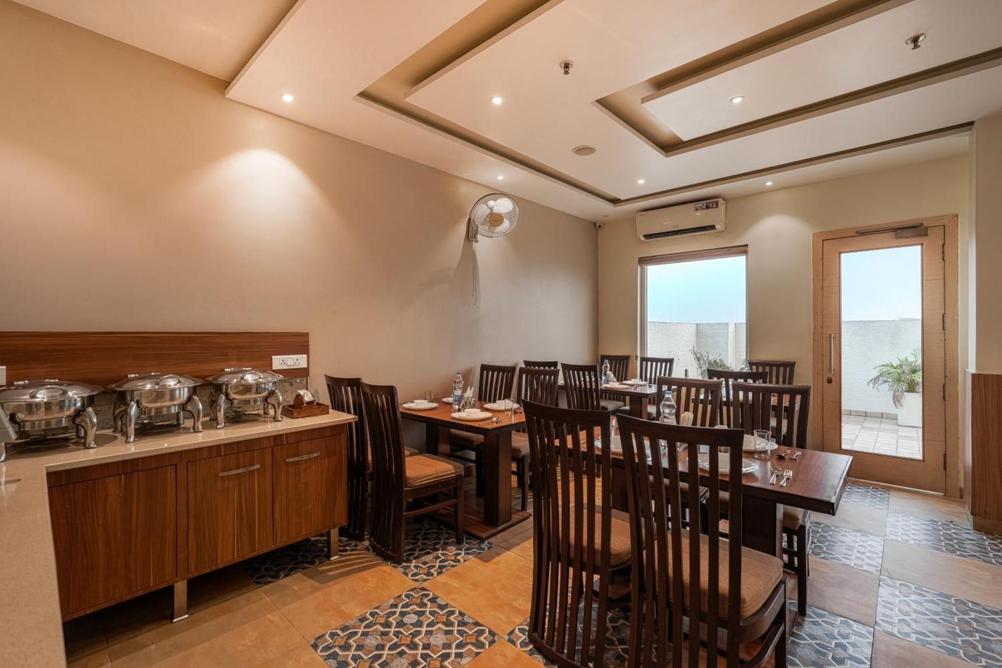 Csjs Inn Hotel Amritsar Zewnętrze zdjęcie
