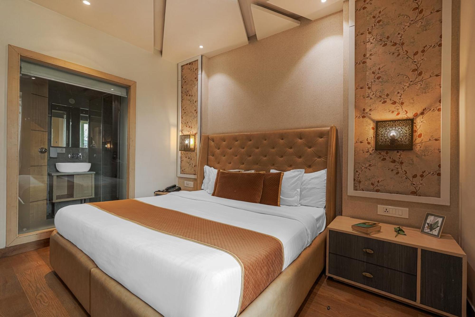 Csjs Inn Hotel Amritsar Zewnętrze zdjęcie