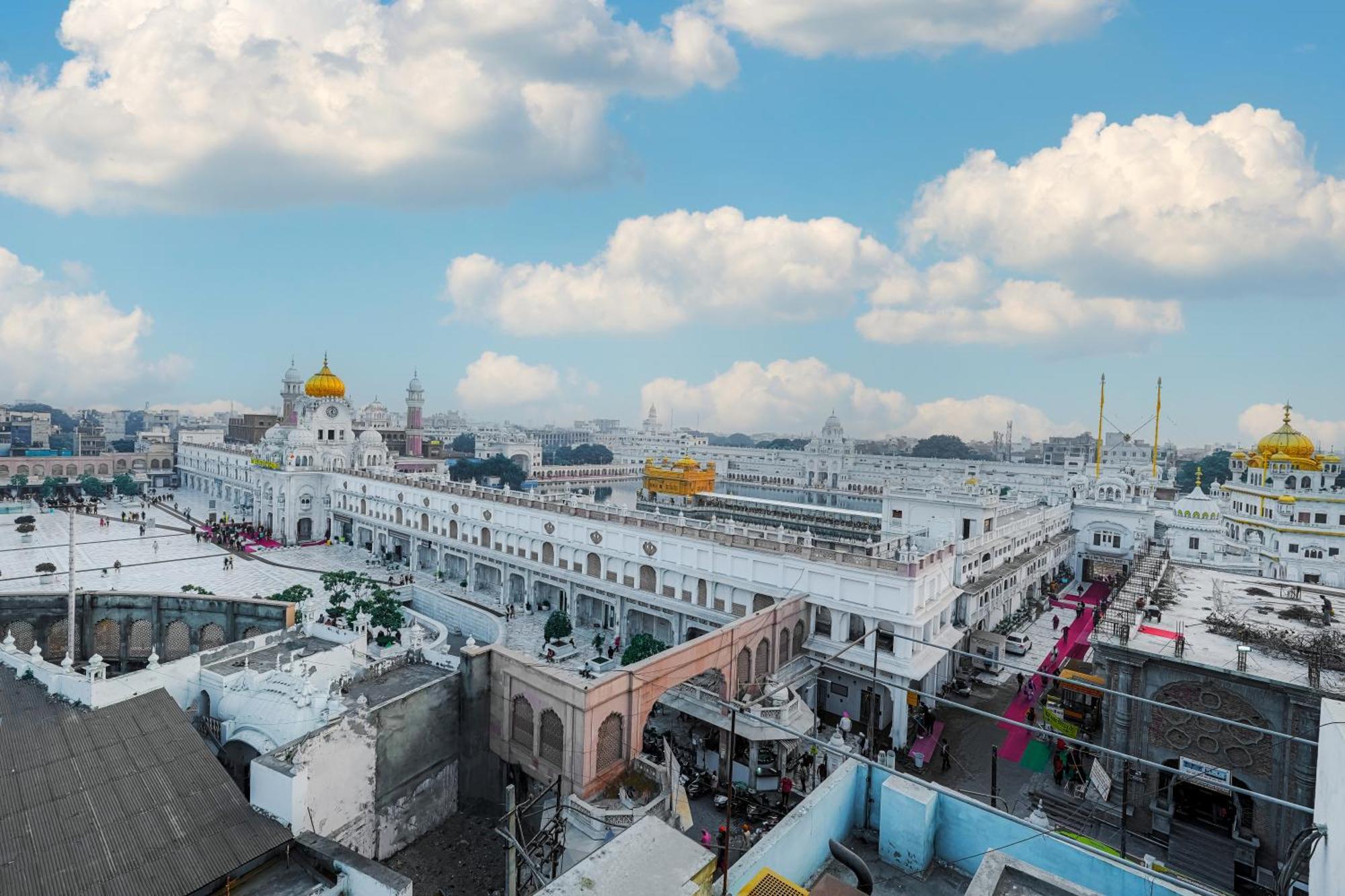 Csjs Inn Hotel Amritsar Zewnętrze zdjęcie