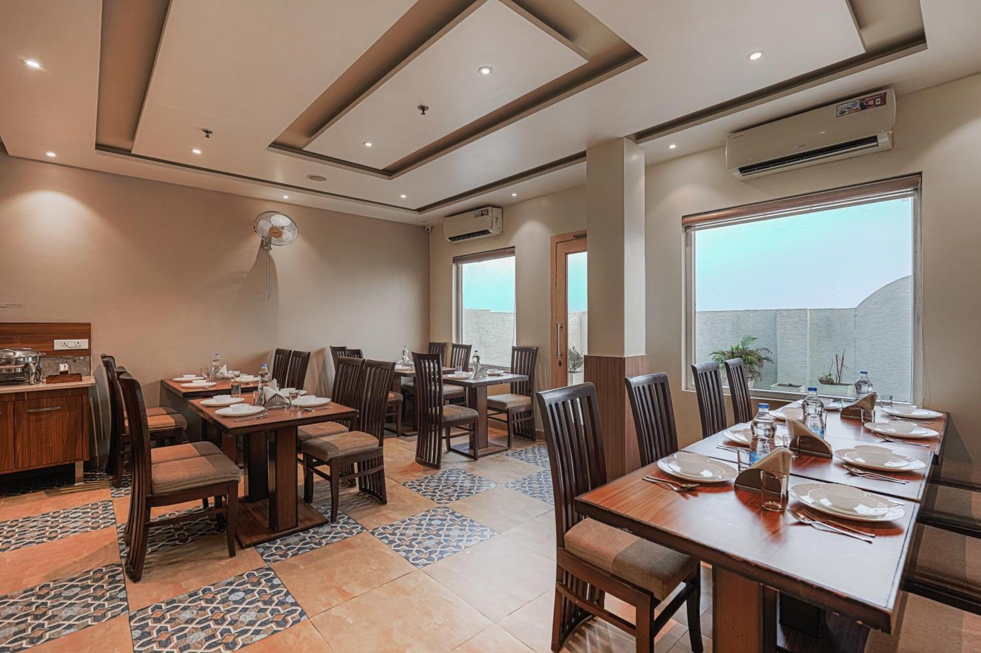 Csjs Inn Hotel Amritsar Zewnętrze zdjęcie